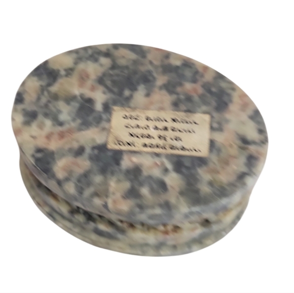 Mother of Pearl Trinket Box Inlay Soapstone Oval Vintage - Picture 4 of 5